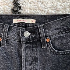 Levi’s Wedgie Straight